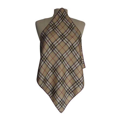 foulard burberry leggero|Burberry Foulard a Quadri .